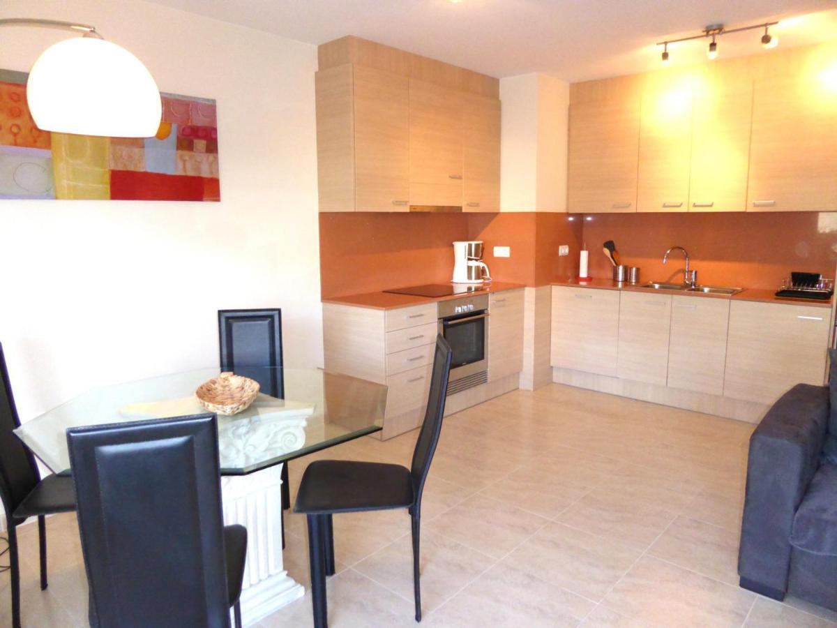 Apartment Piso Moderno Con Terraza, Jardin, Piscina Y Wifi, A 400m De La Playa En - Es-228-137 Llança